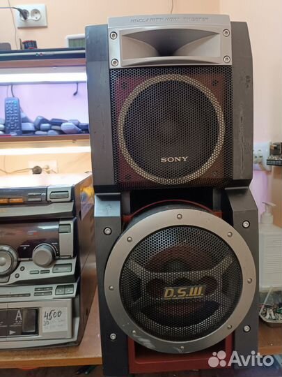 Акустические колонки Sony и Panasonic