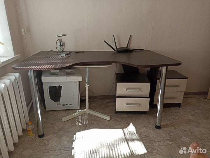 Компьютерный стол