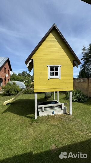 Детский деревянный домик с горкой