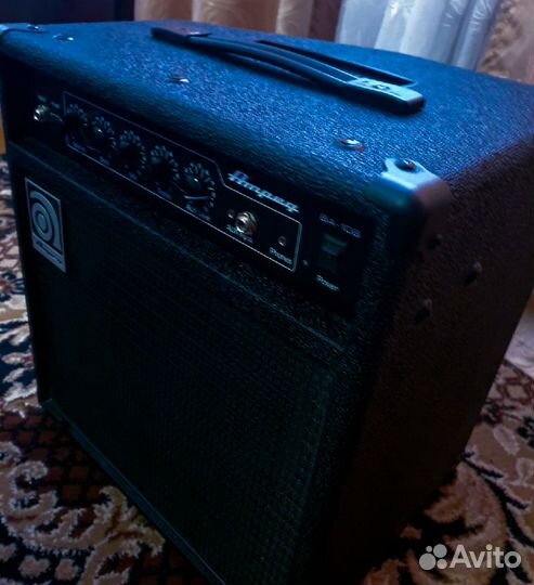 Комбоусилитель для бас-гитары Ampeg BA-108v2