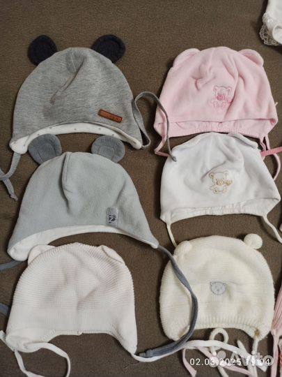 Шапочки, пинетки от 2 - 8 мес