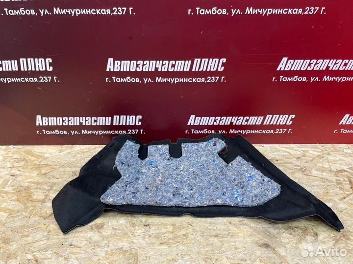 Обшивка багажника правая Renault Sandero Stepway