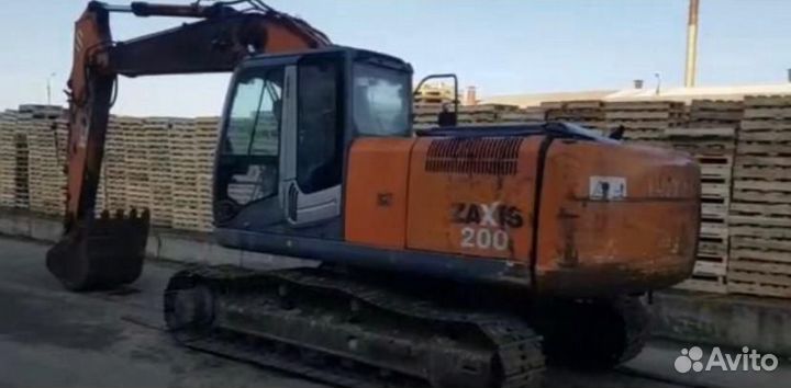 Разбор экскаватора Hitachi ZX200-3