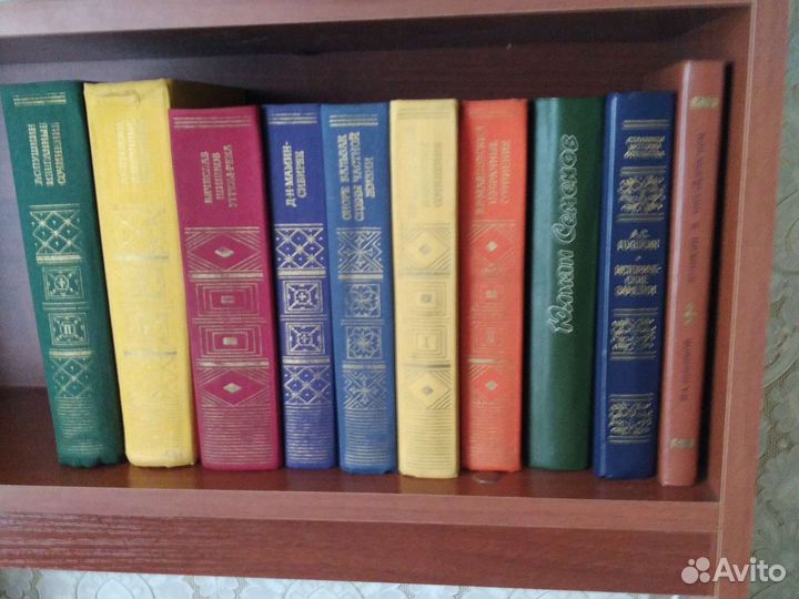 Книги Маяковский, Пушкин и др