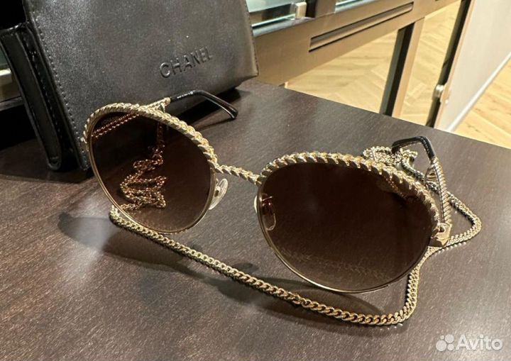 Солнцезащитные очки chanel