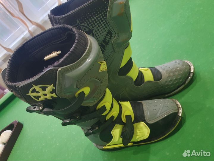 Мотоботы ryo