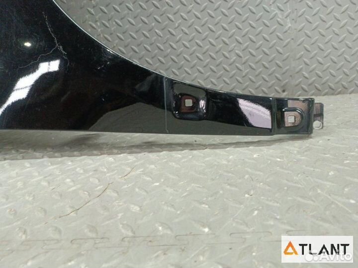 Крыло переднее правое toyota voxy