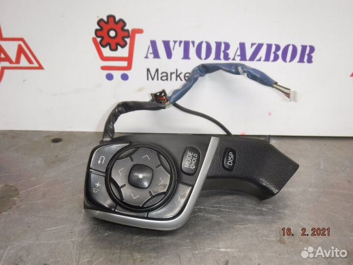 Кнопка многофункциональная левая Toyota Camry 50