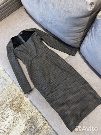 Платье футляр