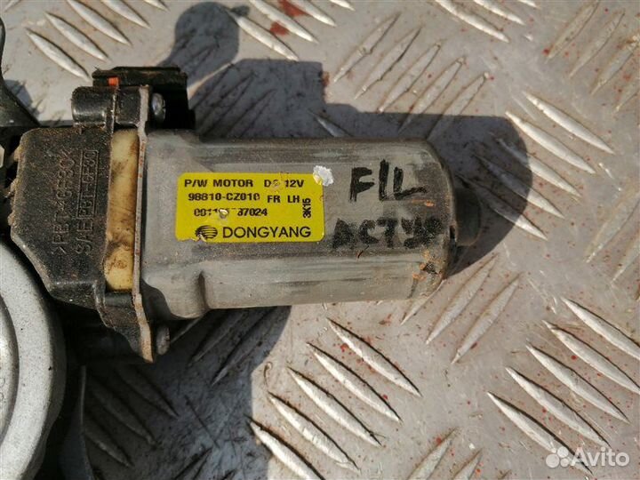 Моторчик стеклоподъемника передний левый Ssangyong