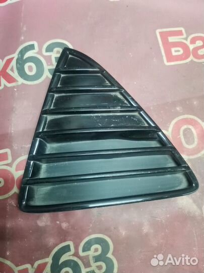 Решетка бампера Ford Focus BK 2011 перед. лев. (б