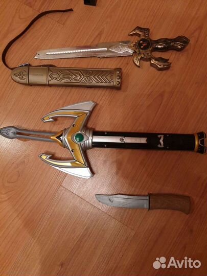 Игрушки для мальчишек: рация, оружия