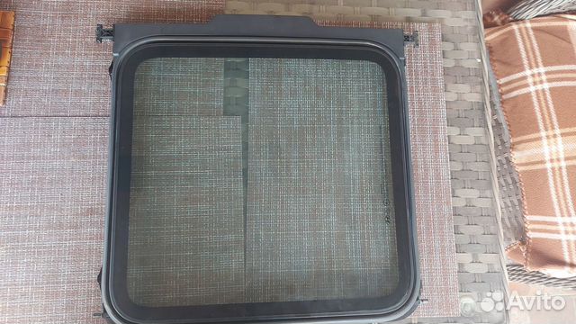 Форточка левой сдвижной двери Hyundai Grand Starex