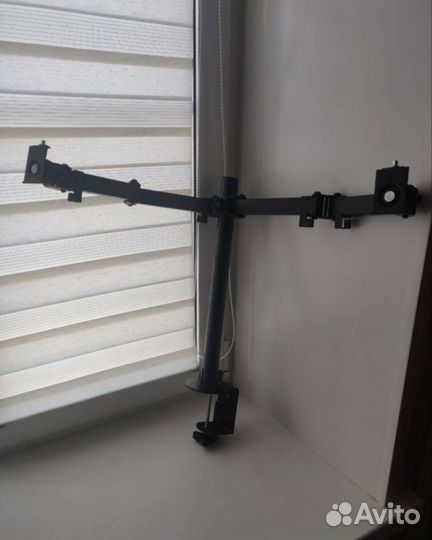 Настольный кронштейн для двух мониторов