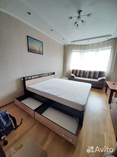 Кровать с матрасом