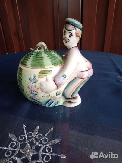 Статуэтка шкатулка 