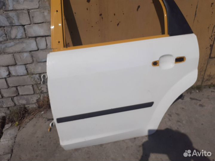 Дверь задняя левая универсал Ford Focus 2