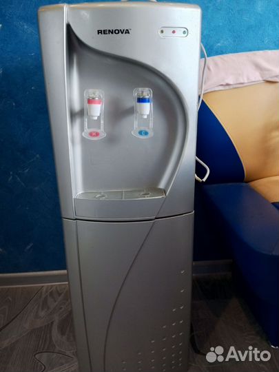 Кулер для воды напольный
