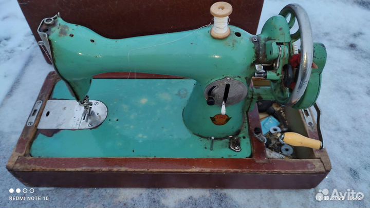 Швейная машина Подольск ручная