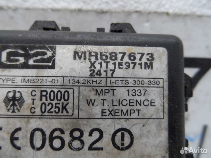 Иммобилайзер для Mitsubishi Pajero 3 MR587673