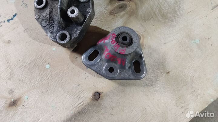 Подушка передняя правая Peugeot 406 1998