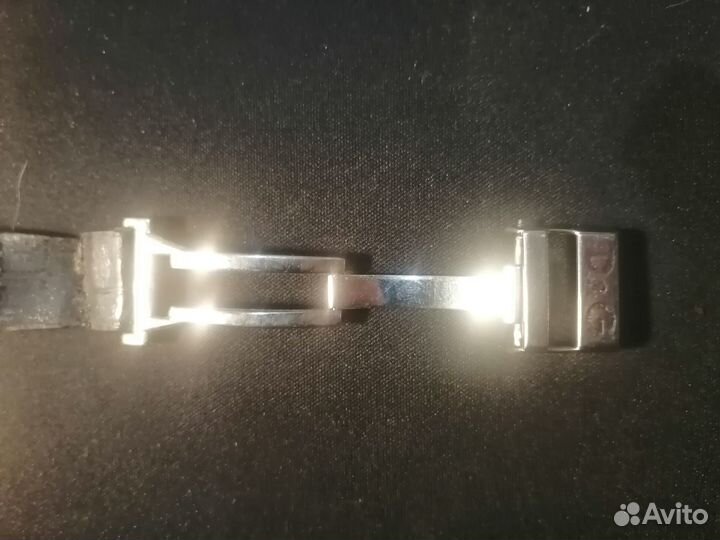 Часы дольче-габбана, прямоугольной формы,со смещён