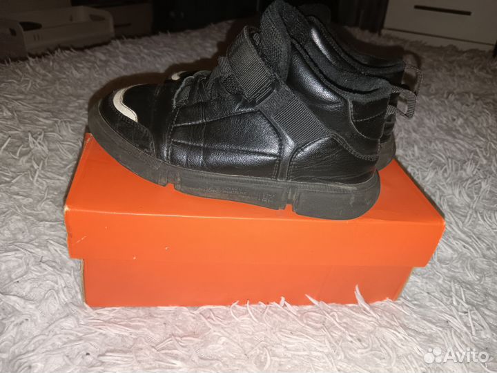 Кроссовки детские высокие демисезонные 32р