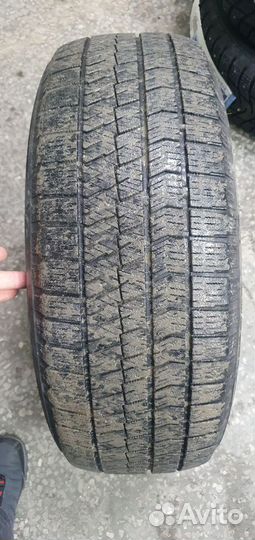 Bridgestone Blizzak VRX2 215/60 R16