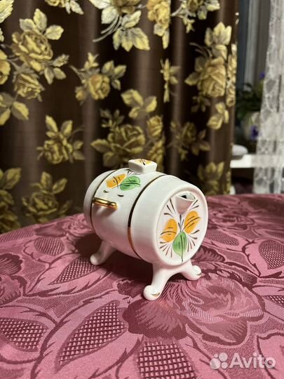 Бочонок фарфоровый штоф