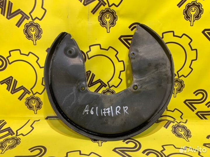 Щиток тормозного механизма задний правый Audi A6