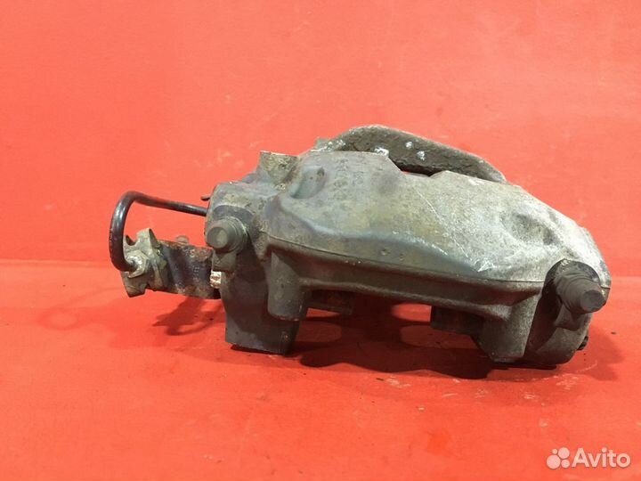 Суппорт задний правый Volkswagen Touareg 2 (Nf)