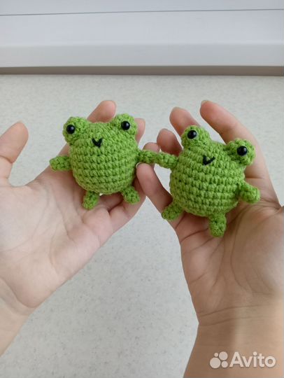 Вязаная игрушка, брелок