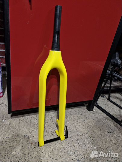 Карбоновая вилка 15х100 шток конус