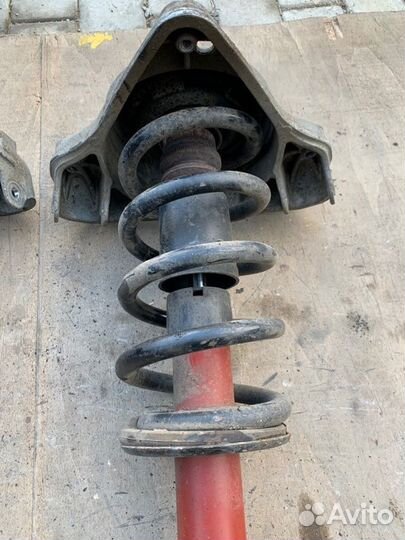 Стойка подвески передняя Audi А6 C6 3.2 AUK