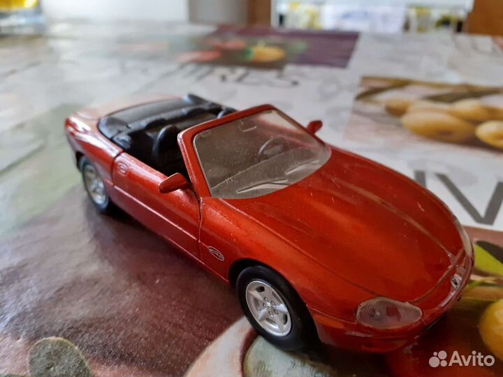 Модель автомобиля jaguar xk 8