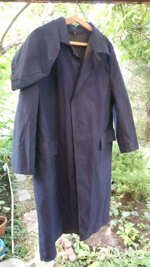 Плащ прорезиненный