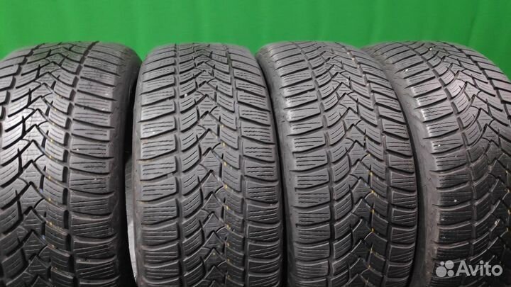 Esa-Tecar Super Grip 9 HP 215/55 R16 97H