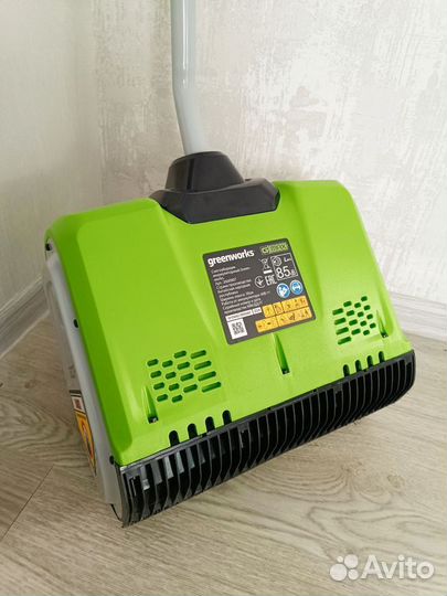 Снегоуборщик аккумуляторный Greenworks GD40SSK2