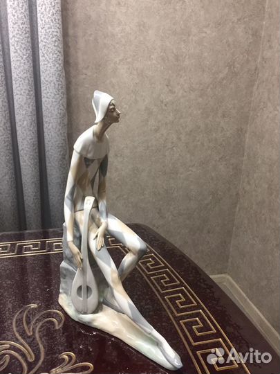 Статуэтка NAO