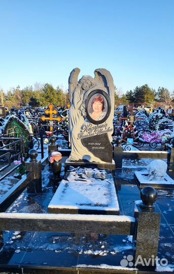 Памятники /Скульптуры/ Мемориальные комплексы