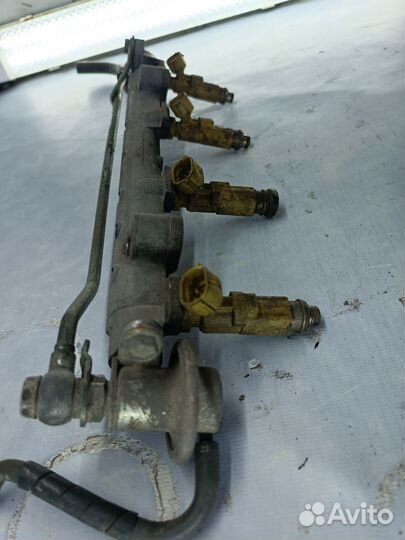 Рейка и форсунка топливная Toyota Cynos