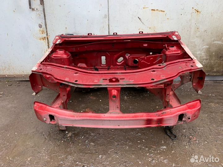 Передняя часть Renault Duster K4MA606 2013