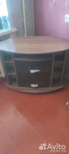 Тумба под телевизор угловая