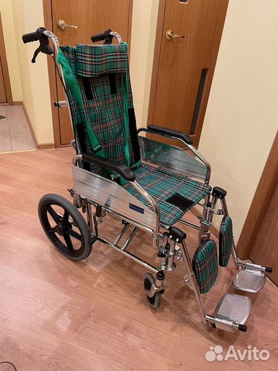 Кресло-каталка складная Titan LY-800-957