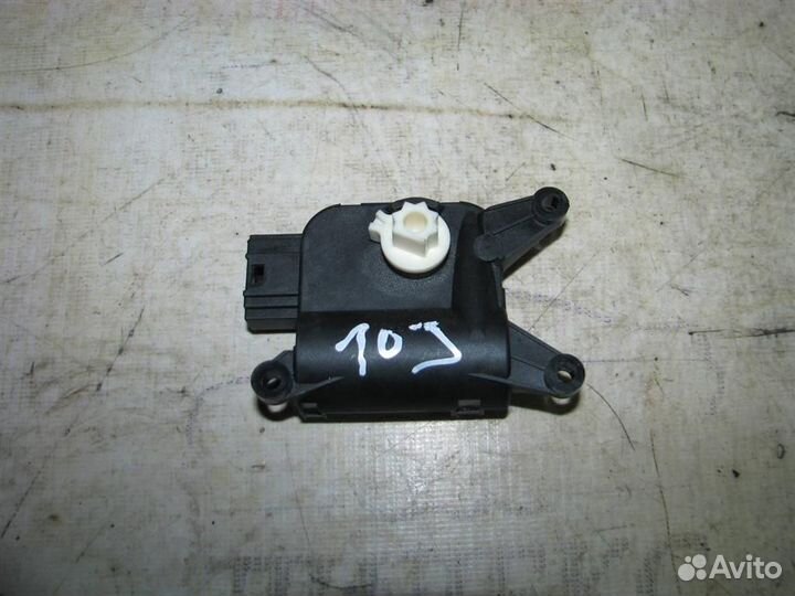 Моторчик заслонки печки VW Tiguan 2007-2011