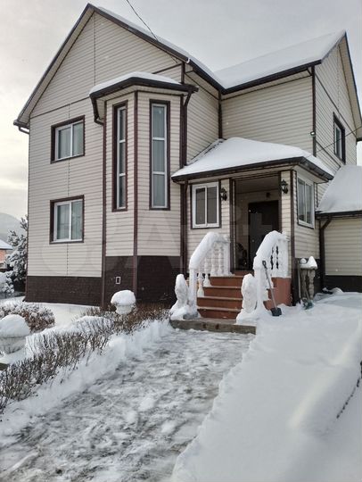 Коттедж 250 м² на участке 15 сот.