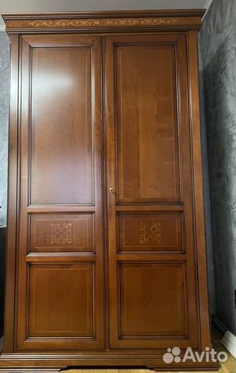 Комплект мебели из массива