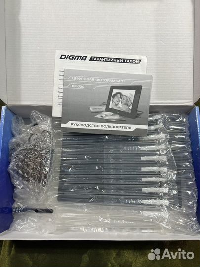 Новая цифровая фоторамка Digma 7 PF-730