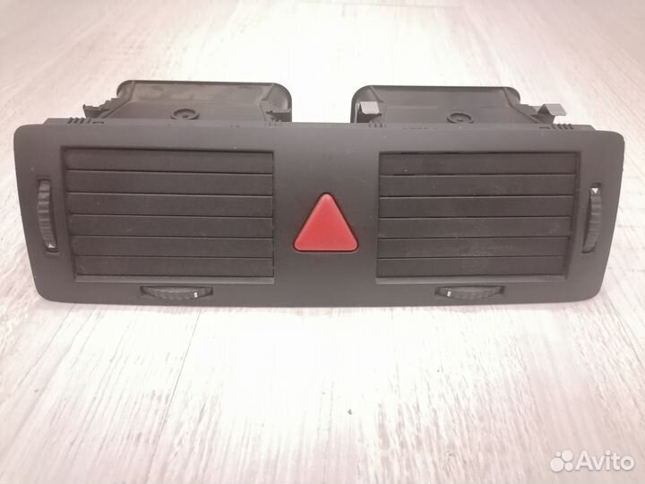 Дефлектор воздуховода Skoda fabia 1 2004г