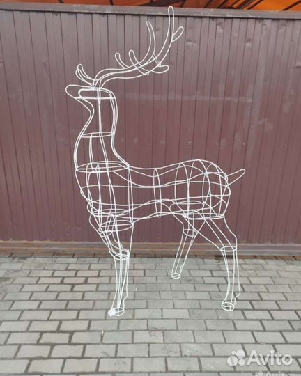 Олень из проволоки